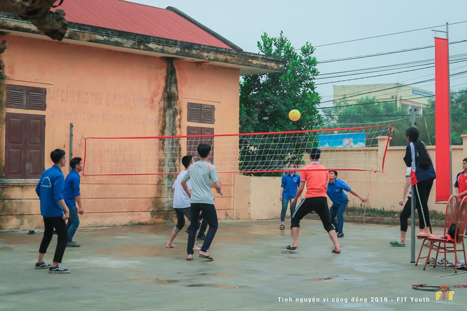 Tuổi trẻ khoa Công nghệ thông tin tình nguyện vì cuộc sống cộng đồng