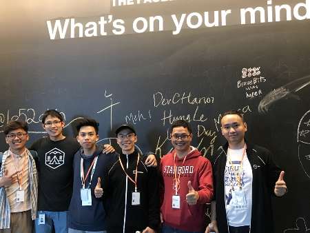 Những chàng trai trẻ ước mơ ra biển lớn