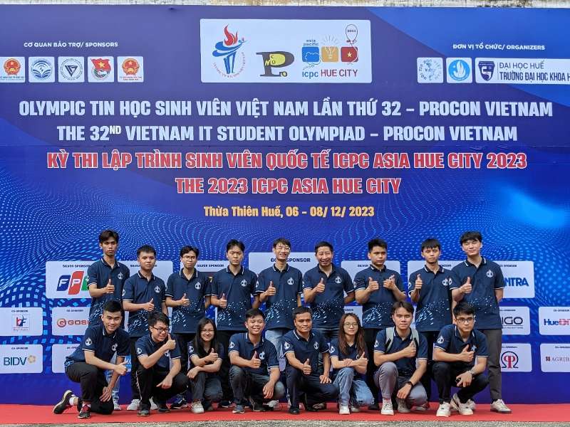 Sinh viên Khoa Công nghệ thông tin đạt giải tại kỳ thi Olympic Tin học Sinh viên lần thứ 32