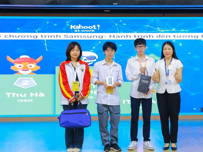 Sinh viên Khoa CNTT-HaUI tham gia chương trình trải nghiệm trực tiếp tại Samsung Thái Nguyên