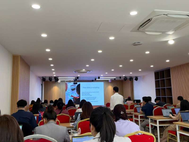 TS. Đỗ Mạnh Hùng – Diễn giả khách mời tại Hội thảo khoa học về ứng dụng AI trong giảng dạy và nghiên cứu