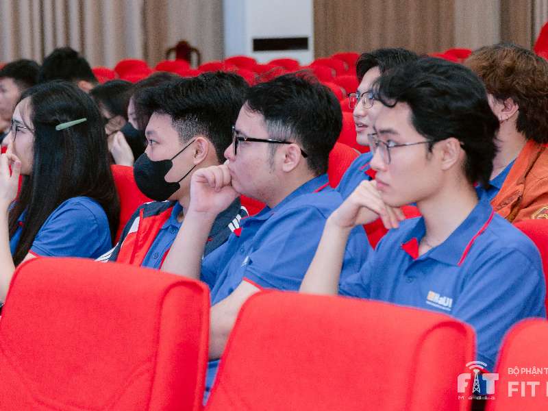 HỘI NGHỊ LỚP TRƯỞNG, BÍ THƯ CHI ĐOÀN, CHỦ NHIỆM CÁC CÂU LẠC BỘ NĂM HỌC 2024–2025 TẠI HÀ NỘI CỦA TRƯỜNG CÔNG NGHỆ THÔNG TIN VÀ TRUYỀN THÔNG - TRƯỜNG ĐẠI HỌC CÔNG NGHIỆP HÀ NỘI