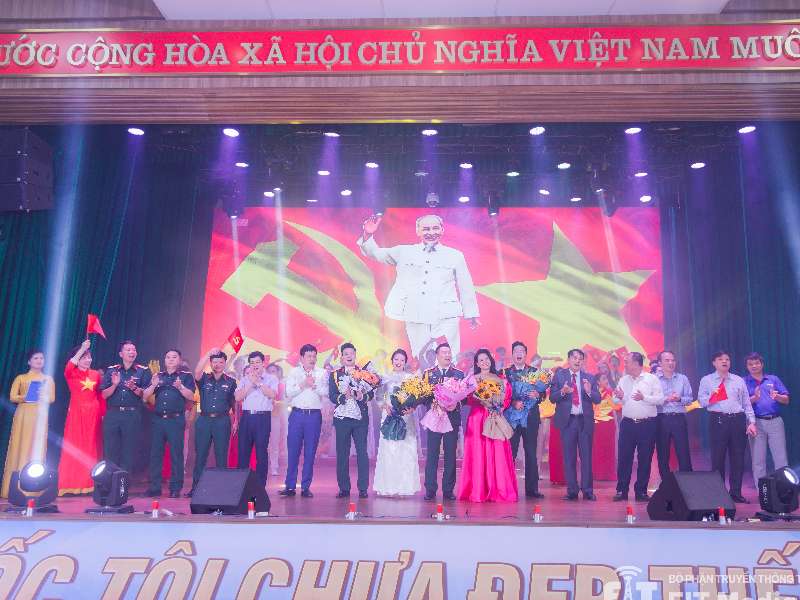 Hành trình nghệ thuật thiêng liêng "Tổ Quốc tôi chưa đẹp thế bao giờ": Bản hùng ca tự hào của một dân tộc vươn mình, vang vọng đêm Thủ đô