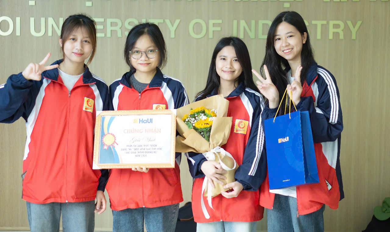 Sinh viên Trường Công nghệ thông tin và Truyền thông xuất sắc giành giải Nhất tại cuộc thi “Sinh viên HaUI tìm hiểu luật giao thông đường bộ” năm 2025