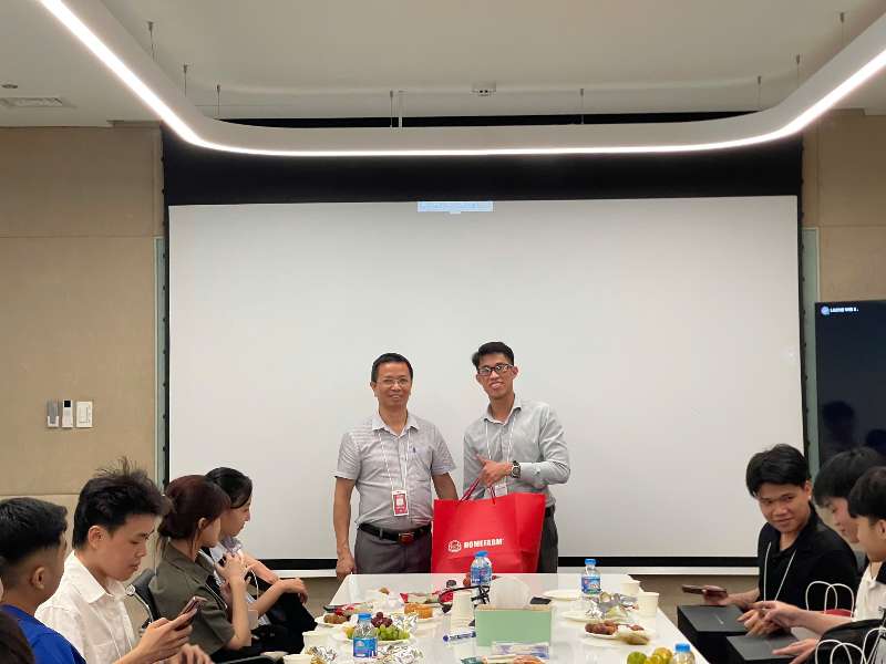 Thăm quan doanh nghiệp LG CNS - Cơ hội vàng cho sinh viên khám phá công nghệ tại Keangnam Landmark 72