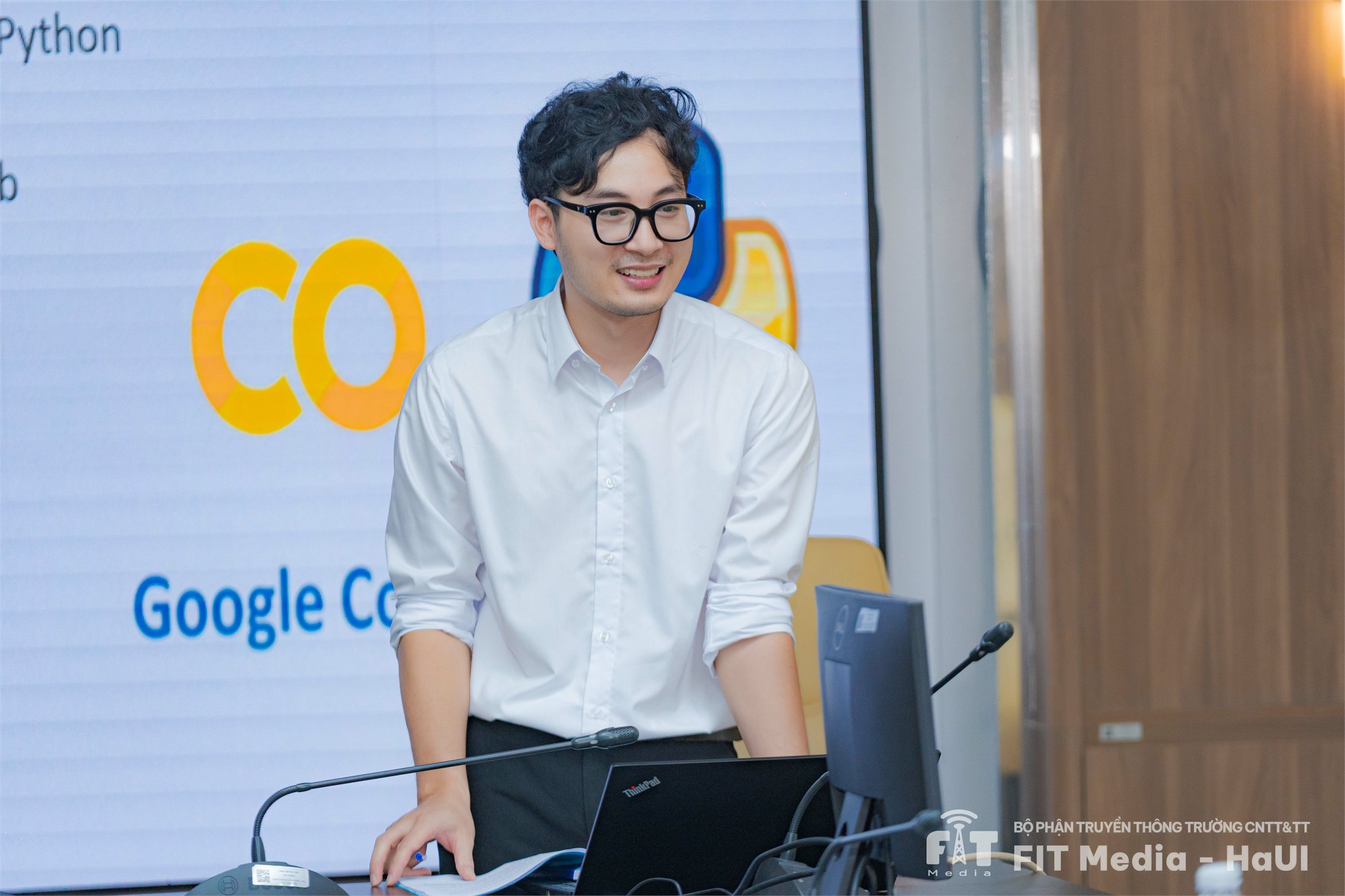 Trường Công nghệ thông tin và Truyền thông tổ chức thành công Lễ bảo vệ luận văn thạc sĩ Hệ thống thông tin khóa 13.2