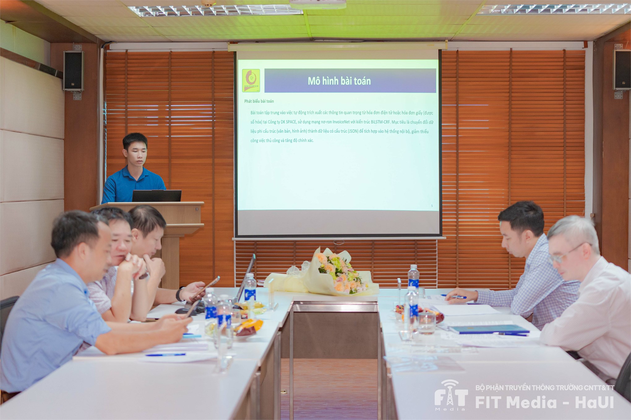 Trường Công nghệ thông tin và Truyền thông tổ chức thành công Lễ bảo vệ luận văn thạc sĩ Hệ thống thông tin khóa 13.2