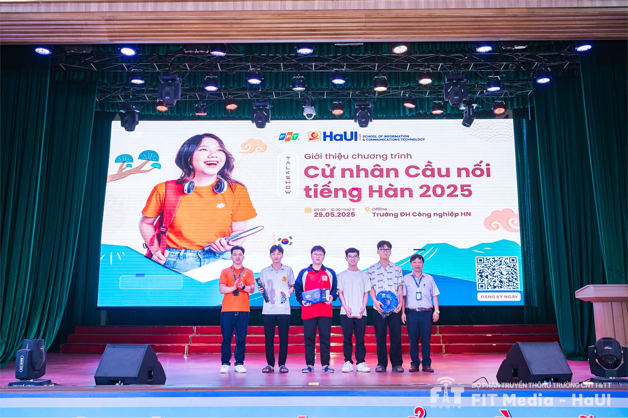Hội thảo “Hành trang Cử nhân Công nghệ thông tin cho thị trường Hàn Quốc” – Cơ hội và định hướng nghề nghiệp quốc tế cho sinh viên SICT