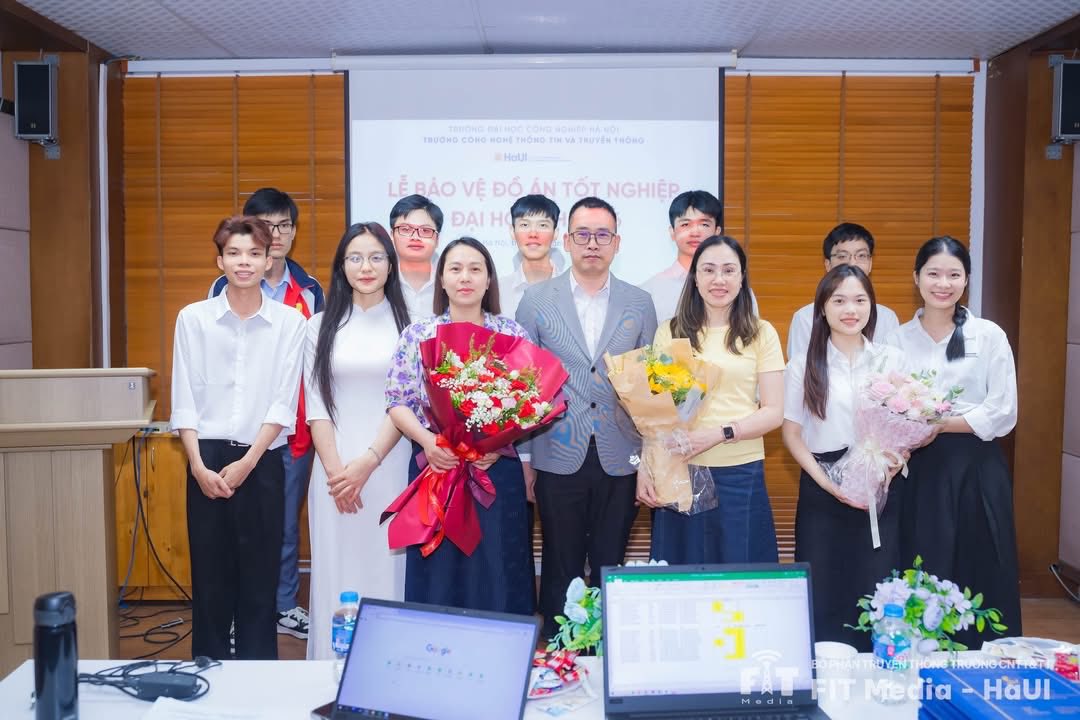Lễ bảo vệ Đồ án tốt nghiệp hệ Đại học chính quy khóa 16 : Khép lại hành trình thanh xuân, mở ra chân trời mới