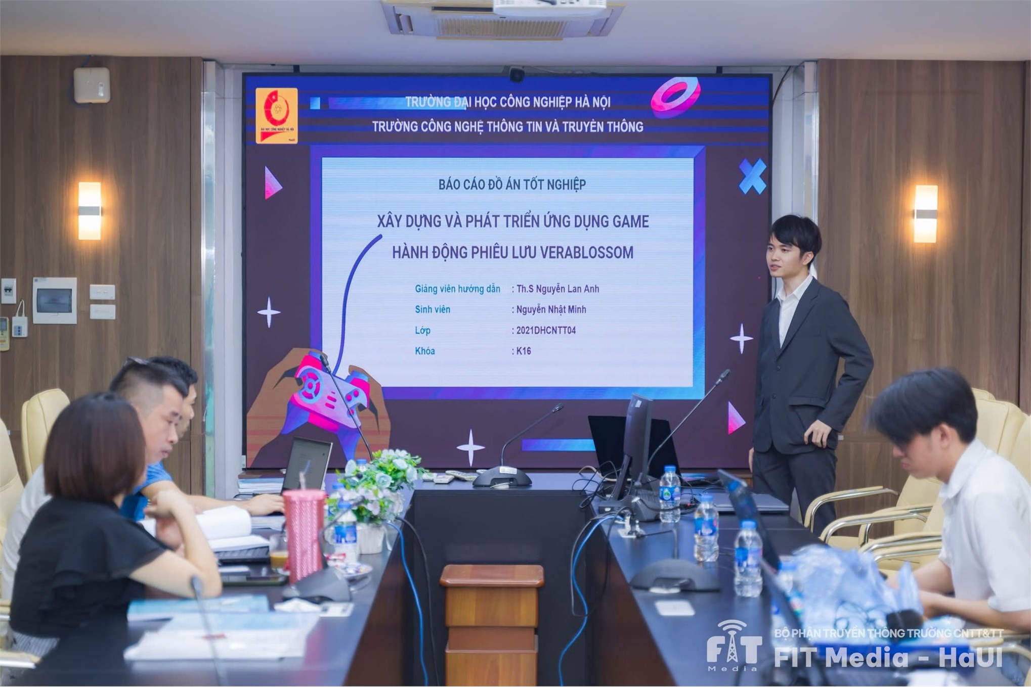 Lễ bảo vệ Đồ án tốt nghiệp hệ Đại học chính quy khóa 16 : Khép lại hành trình thanh xuân, mở ra chân trời mới