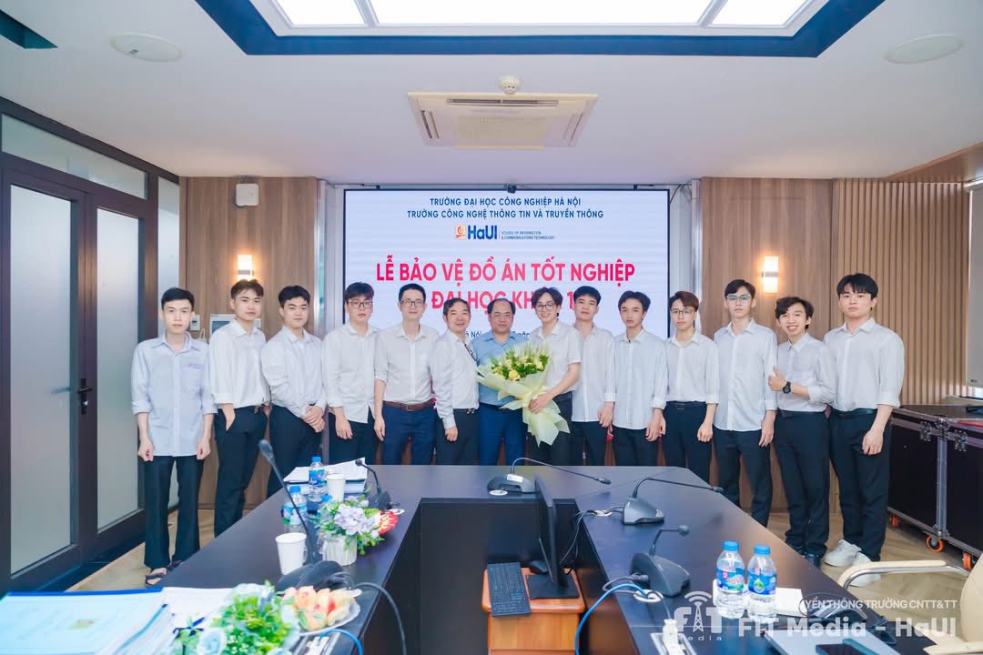 Lễ bảo vệ Đồ án tốt nghiệp hệ Đại học chính quy khóa 16 : Khép lại hành trình thanh xuân, mở ra chân trời mới
