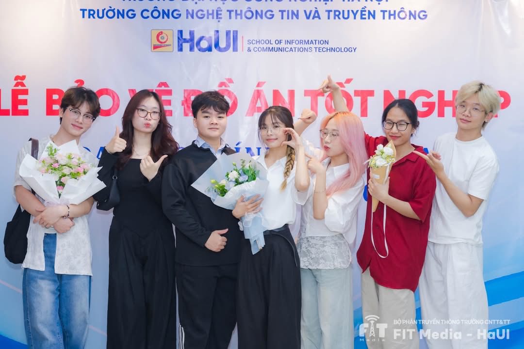 Lễ bảo vệ Đồ án tốt nghiệp hệ Đại học chính quy khóa 16 : Khép lại hành trình thanh xuân, mở ra chân trời mới