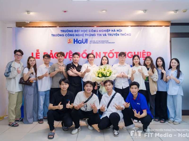 Lễ bảo vệ Đồ án tốt nghiệp hệ Đại học chính quy khóa 16 : Khép lại hành trình thanh xuân, mở ra chân trời mới