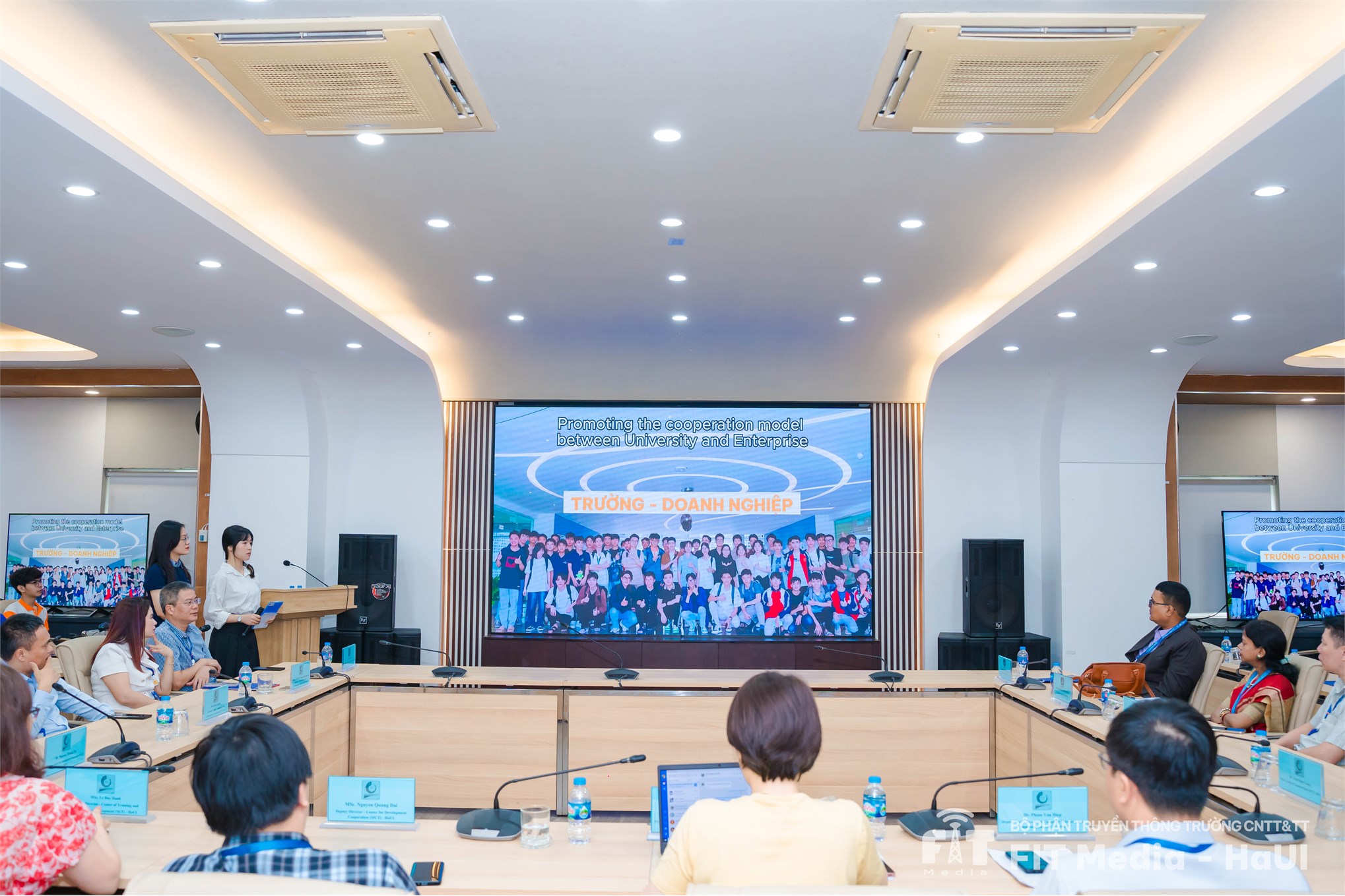 Chào đón đoàn công tác Trường Đại học JIS, Ấn Độ tham gia chương trình trao đổi sinh viên với Trường Đại học Công nghiệp Hà Nội