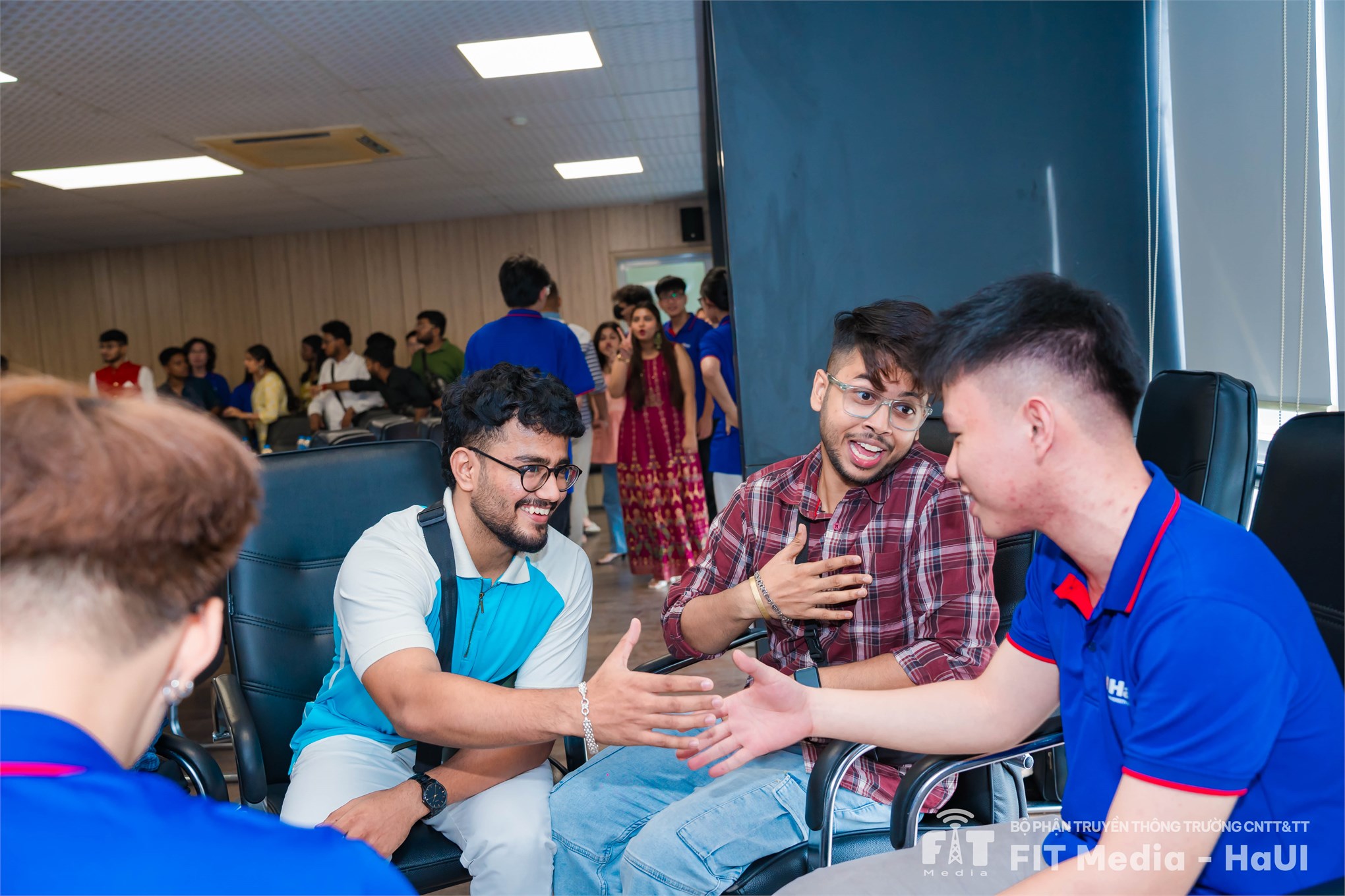 Giao lưu ấn tượng giữa sinh viên trường Đại học JIS (Ấn Độ) và sinh viên trường SICT - HaUI