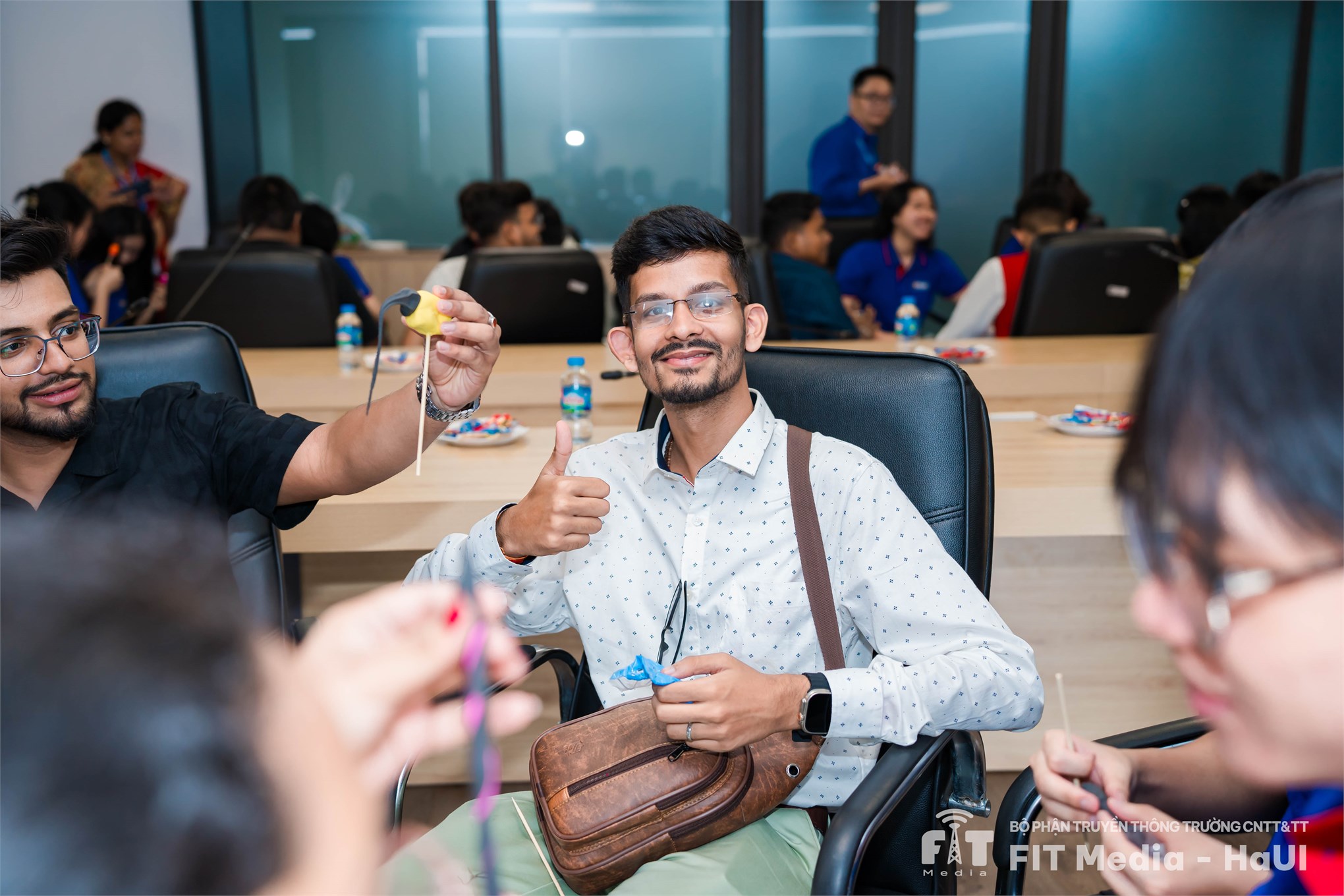 Giao lưu ấn tượng giữa sinh viên trường Đại học JIS (Ấn Độ) và sinh viên trường SICT - HaUI