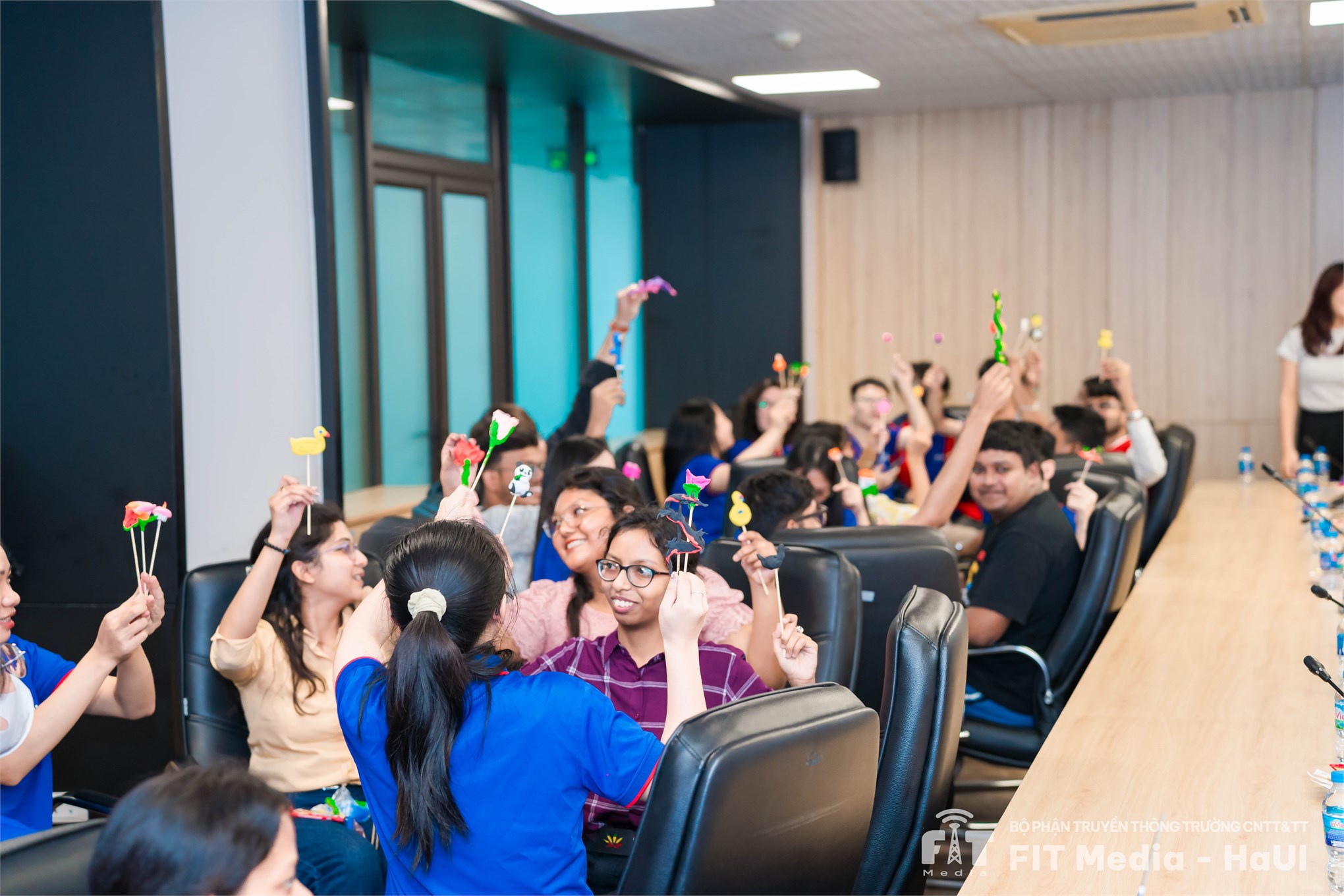 Giao lưu ấn tượng giữa sinh viên trường Đại học JIS (Ấn Độ) và sinh viên trường SICT - HaUI