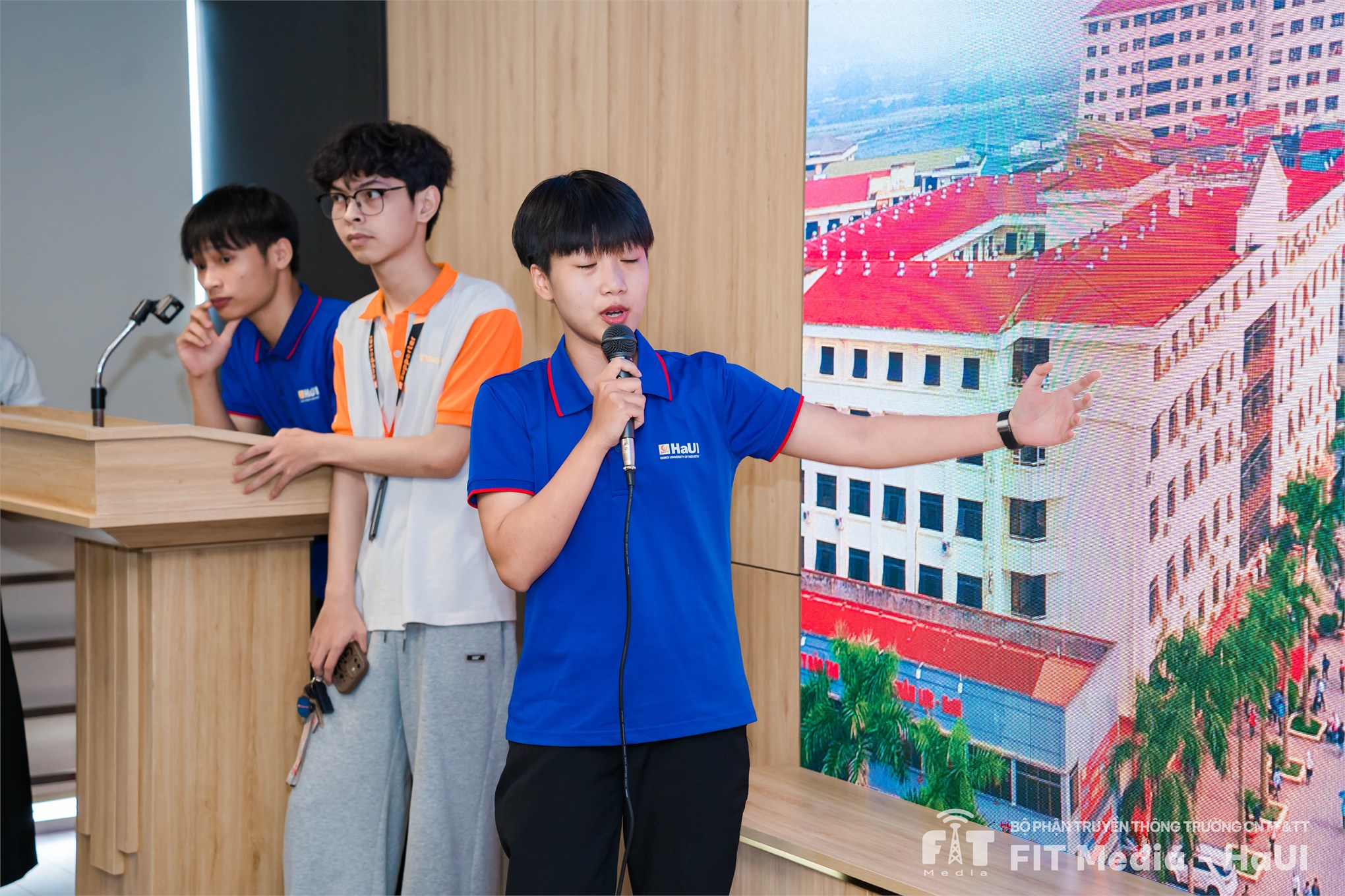 Giao lưu ấn tượng giữa sinh viên trường Đại học JIS (Ấn Độ) và sinh viên trường SICT - HaUI