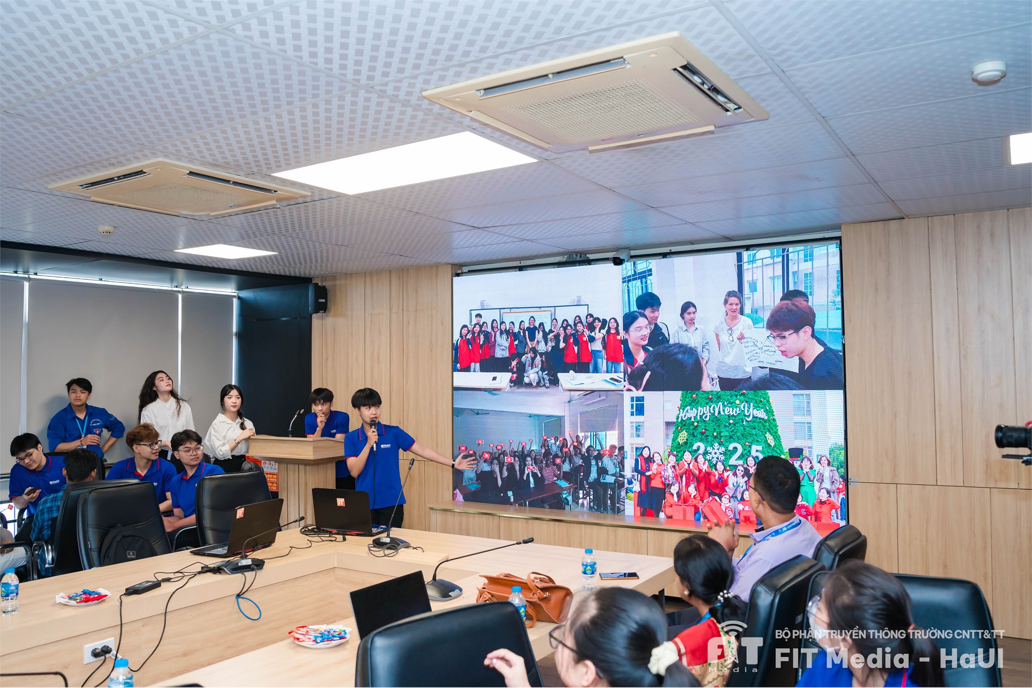 Giao lưu ấn tượng giữa sinh viên trường Đại học JIS (Ấn Độ) và sinh viên trường SICT - HaUI