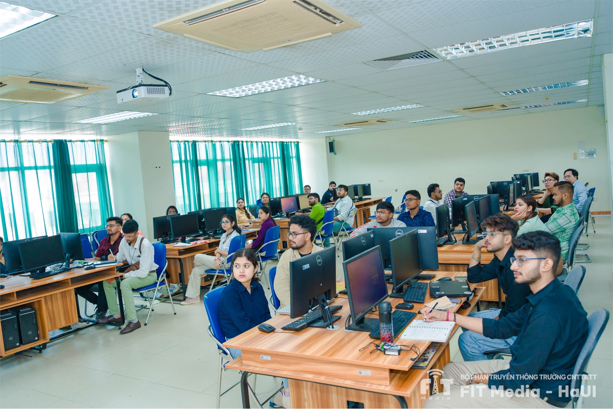 Kết nối tri thức toàn cầu – Giao lưu học thuật quốc tế giàu ý nghĩa