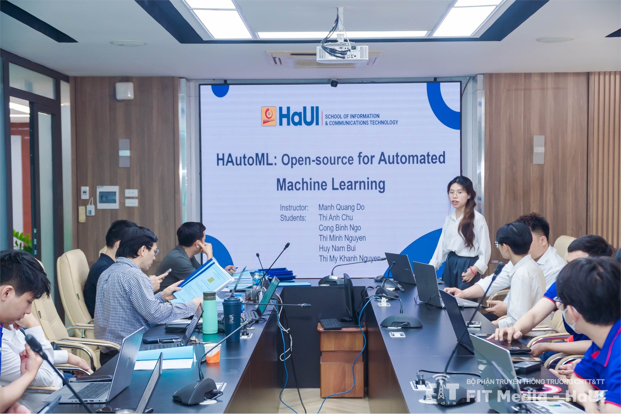 Xin gửi lời chúc mừng nồng nhiệt tới đội thi AutoML của Trường Công nghệ thông tin và Truyền thông – Trường Đại học Công nghiệp Hà Nội đã xuất sắc giành quyền vào vòng chung kết cuộc thi NextGen Entrepreneurship Challenge 2025!