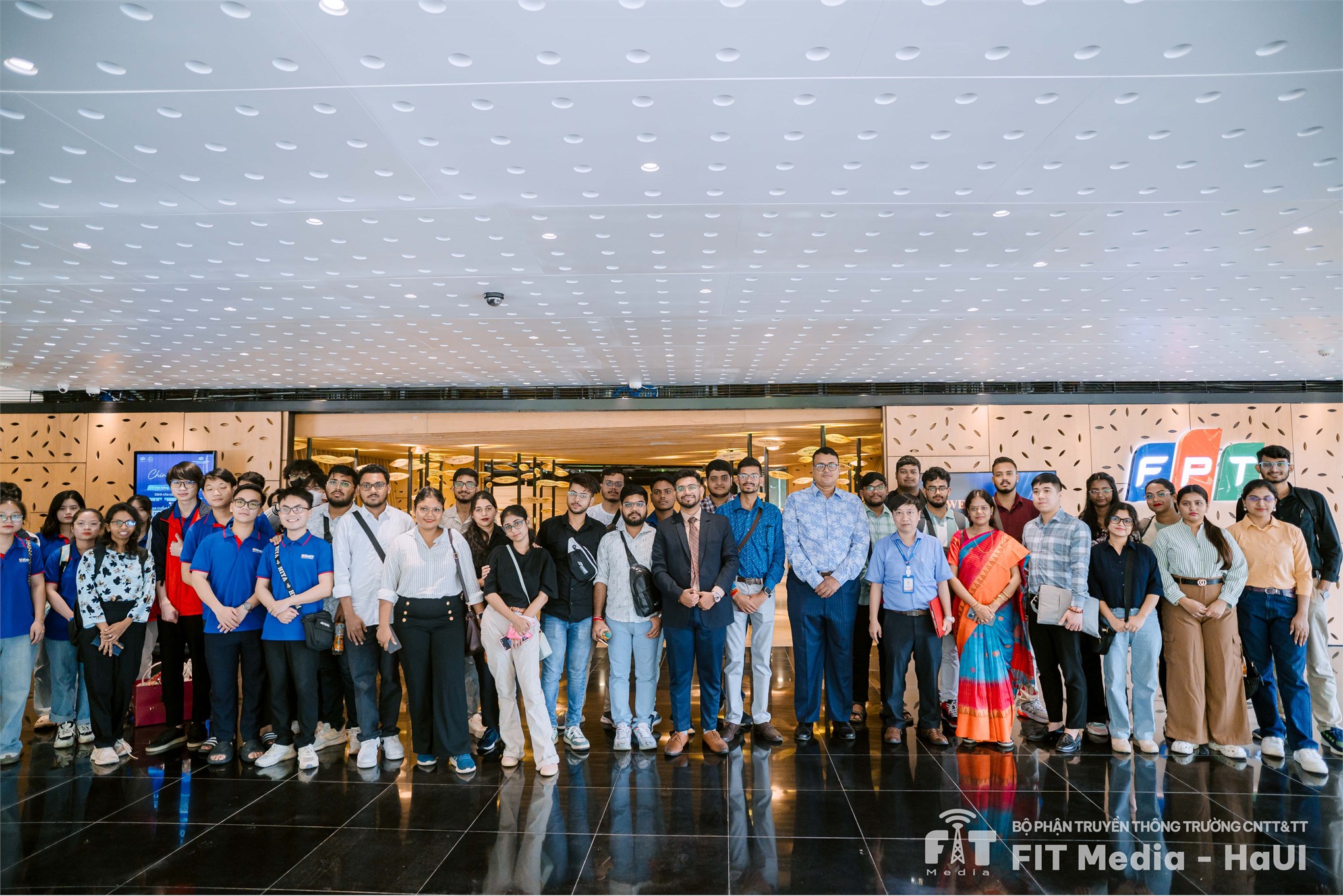 Sinh viên Việt – Ấn cùng khám phá “trái tim công nghệ” FPT Software Hòa Lạc: Hành trình truyền cảm hứng từ AI và cơ hội nghề nghiệp tương lai
