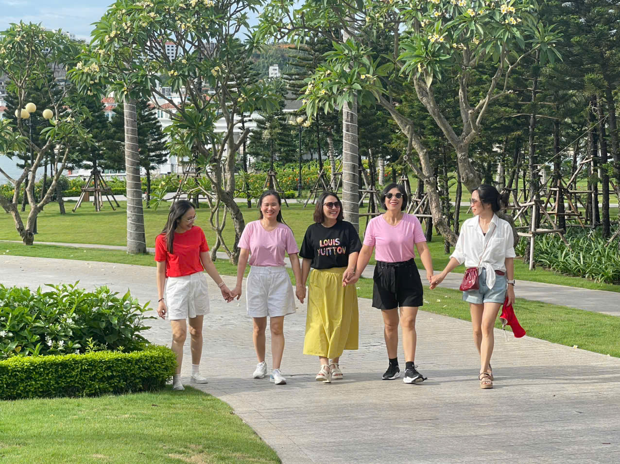 CHUYẾN THĂM QUAN NGHĨ DƯỠNG TẠI VINPERAL HẠ LONG - HÀNH TRÌNH ĐÁNG NHỚ – KHI TẬP THỂ SICT (HAUI)CÙNG NHAU GẮN KẾT