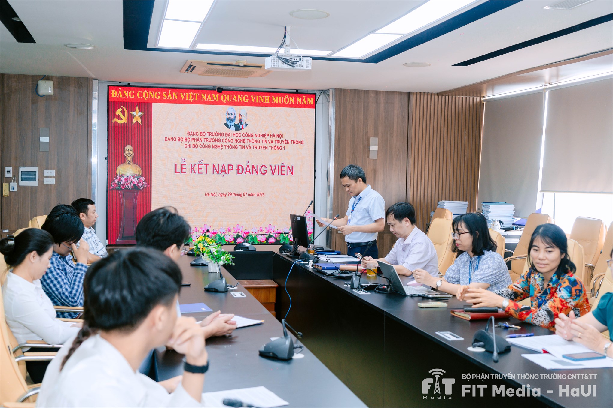 Lễ kết nạp đảng viên mới – Chi bộ CNTT&TT1 và Chi bộ CNTT&TT4