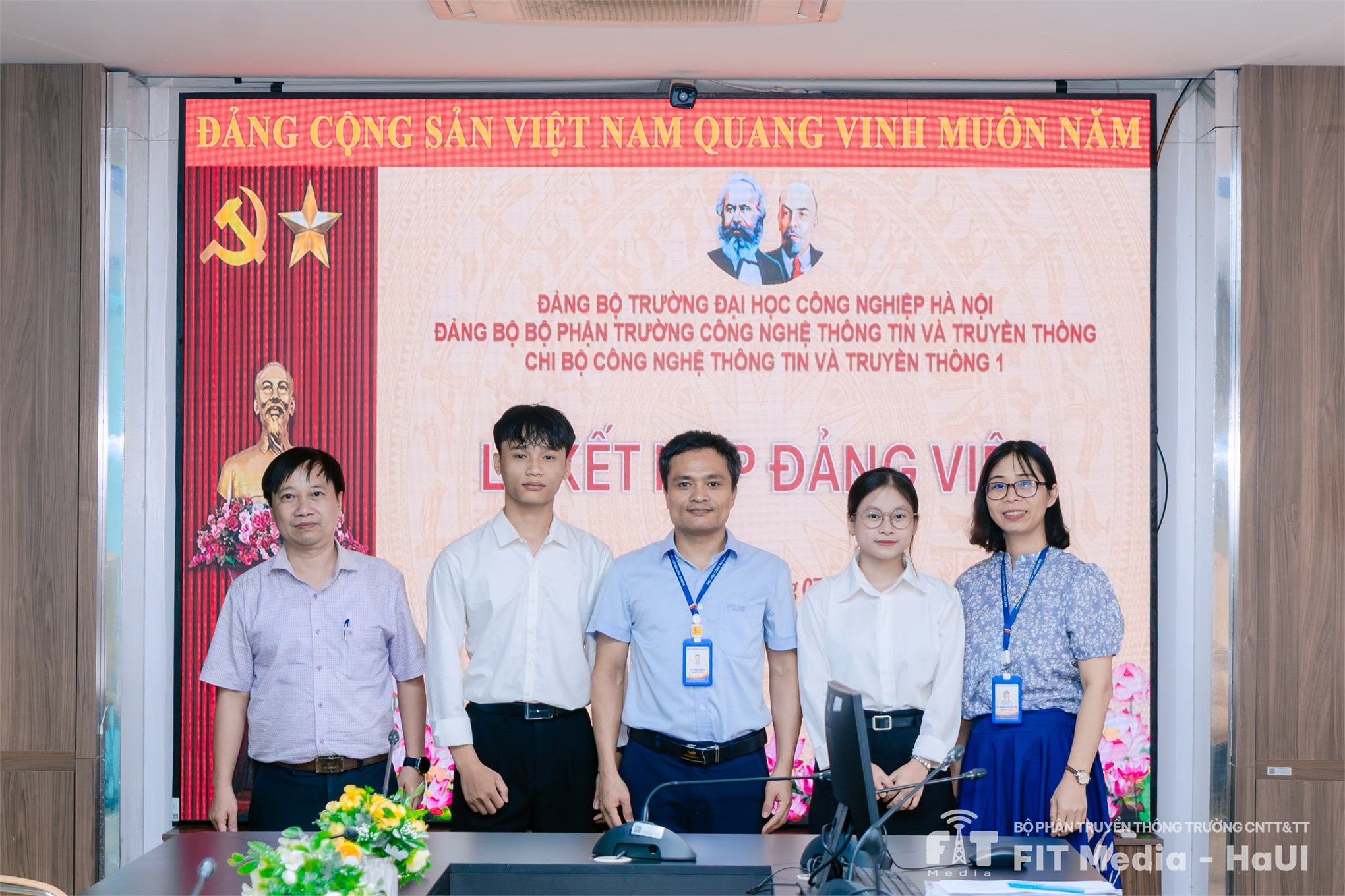 Lễ kết nạp đảng viên mới – Chi bộ CNTT&TT1 và Chi bộ CNTT&TT4