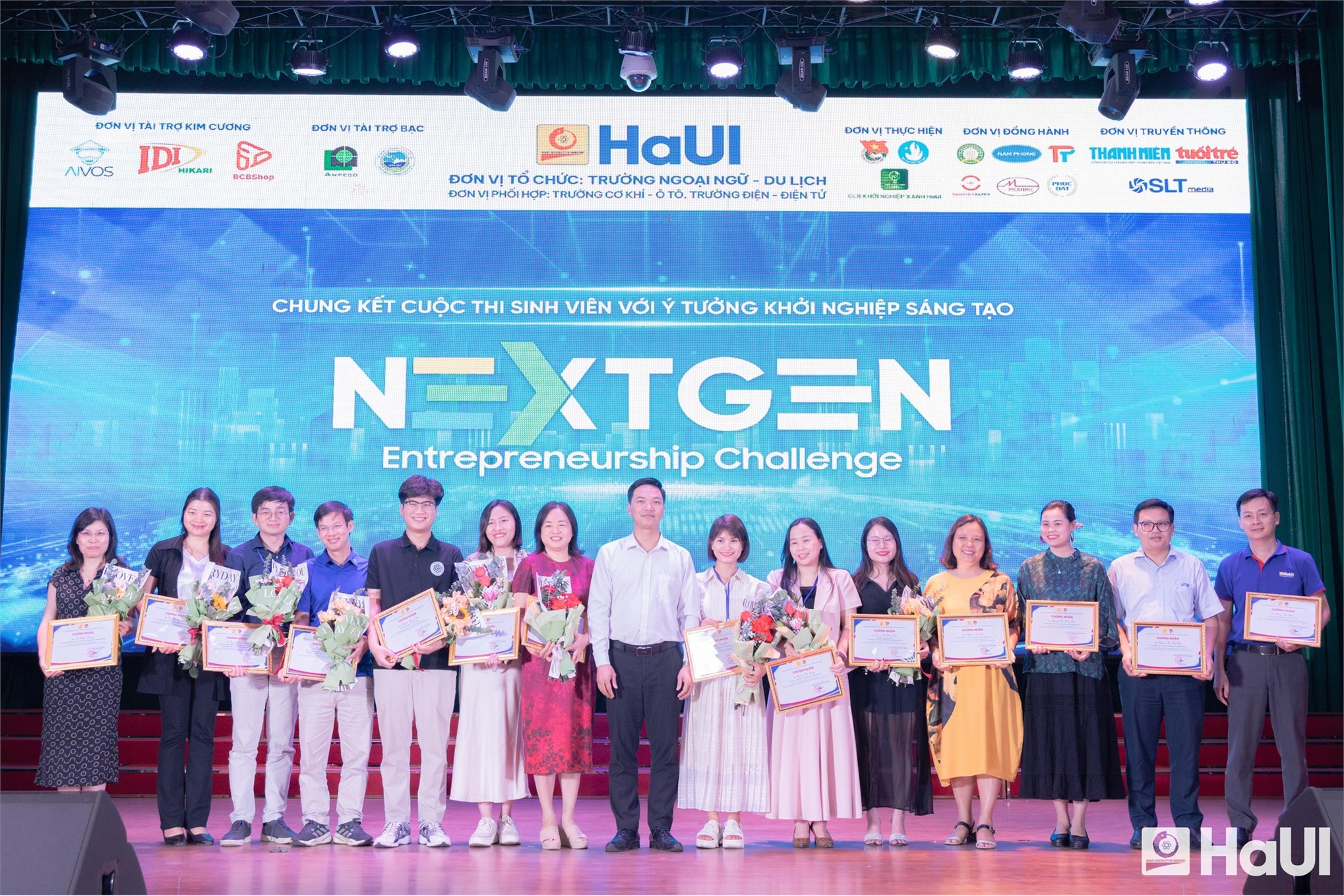 Chúc mừng đội thi AutoML – Trường Công nghệ Thông tin và Truyền thông, Trường Đại học Công nghiệp Hà Nội – Xuất sắc đạt giải Triển vọng tại Chung kết NextGen Entrepreneurship Challenge 2025!