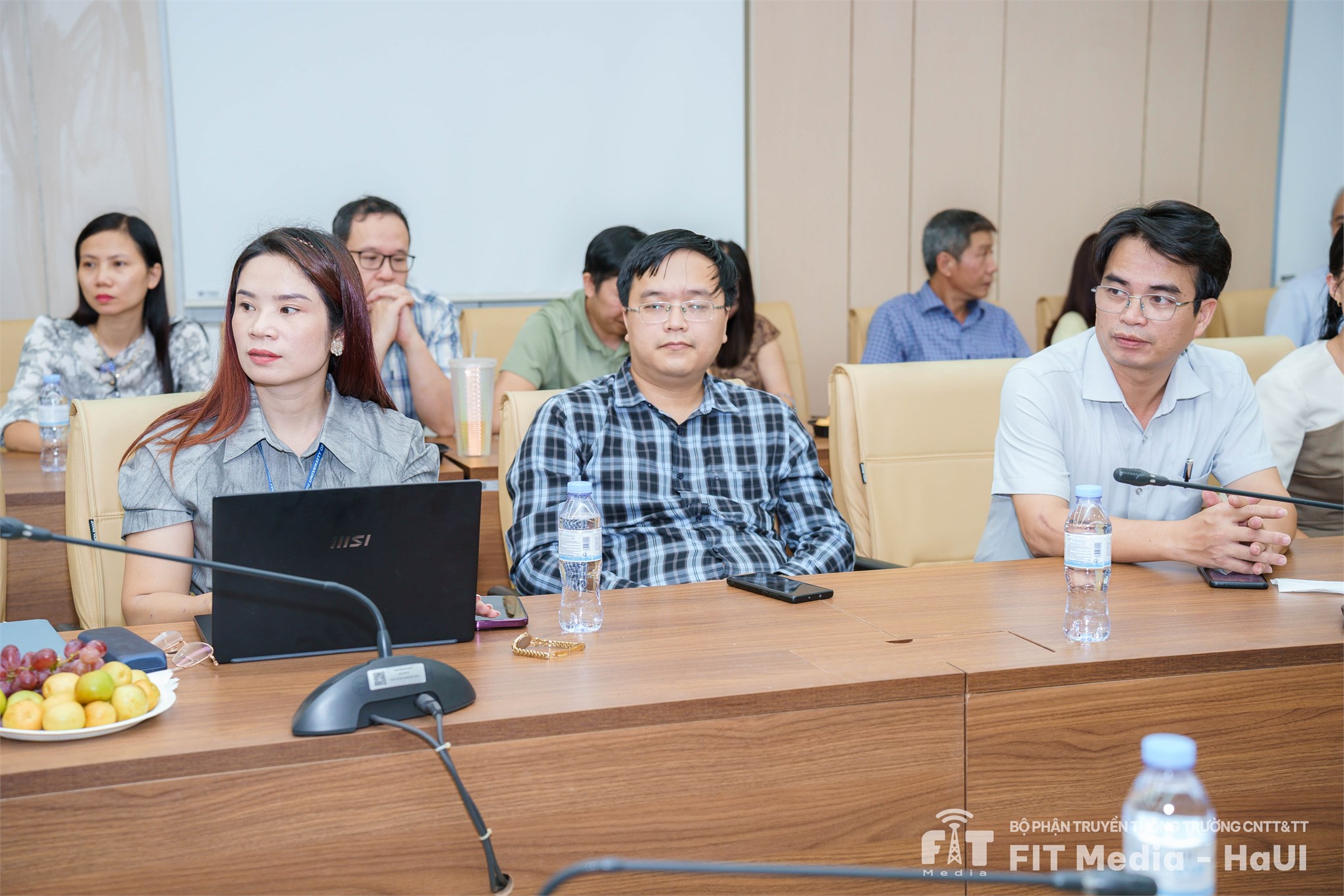 Trường Công nghệ thông tin và Truyền thông tổ chức Hội nghị viên chức, người lao động: Tổng kết năm học 2024-2025 và triển khai nhiệm vụ năm học 2025-2026