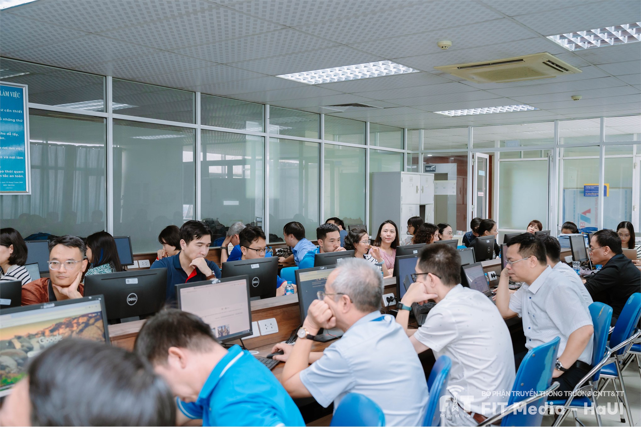 Chương trình tập huấn: Đổi mới nội dung, phương pháp giảng dạy công nghệ thông tin và truyền thông trong kỷ nguyên trí tuệ nhân tạo