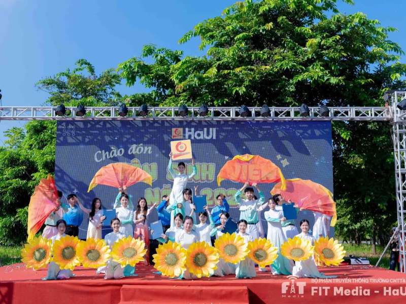 Chào đón Tân sinh viên K20 - Ngày hội của tuổi trẻ SICT