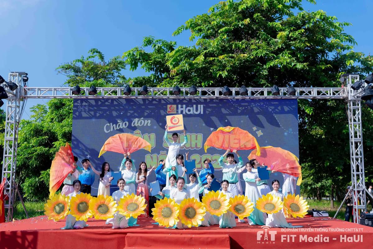 Chào đón Tân sinh viên K20 - Ngày hội của tuổi trẻ SICT