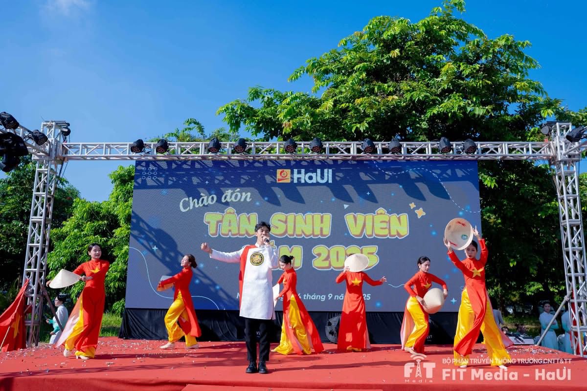 Chào đón Tân sinh viên K20 - Ngày hội của tuổi trẻ SICT