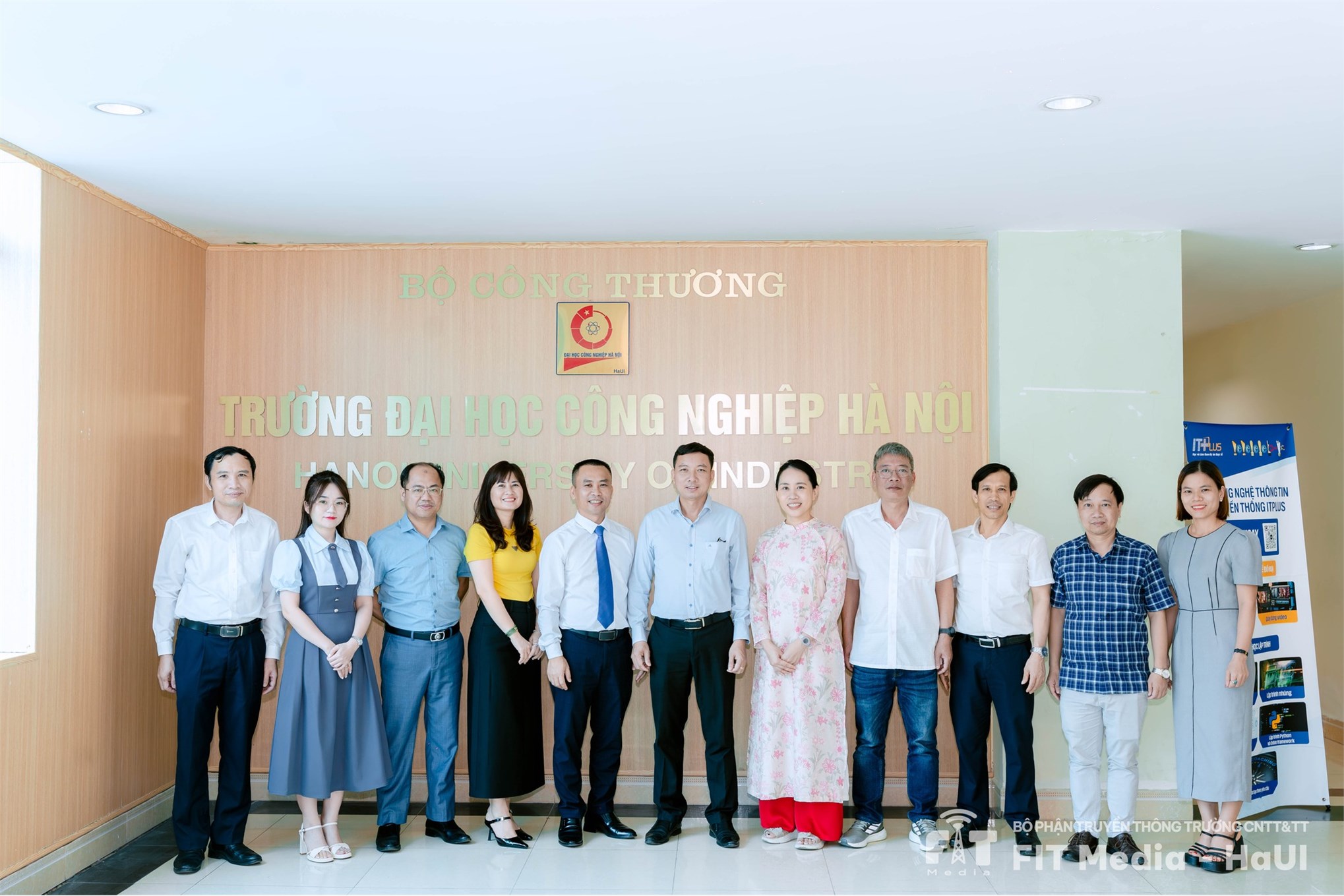 Chương trình chào tân sinh viên K20 Trường Công nghệ thông tin và Truyền thông - Một hành trình mới bắt đầu