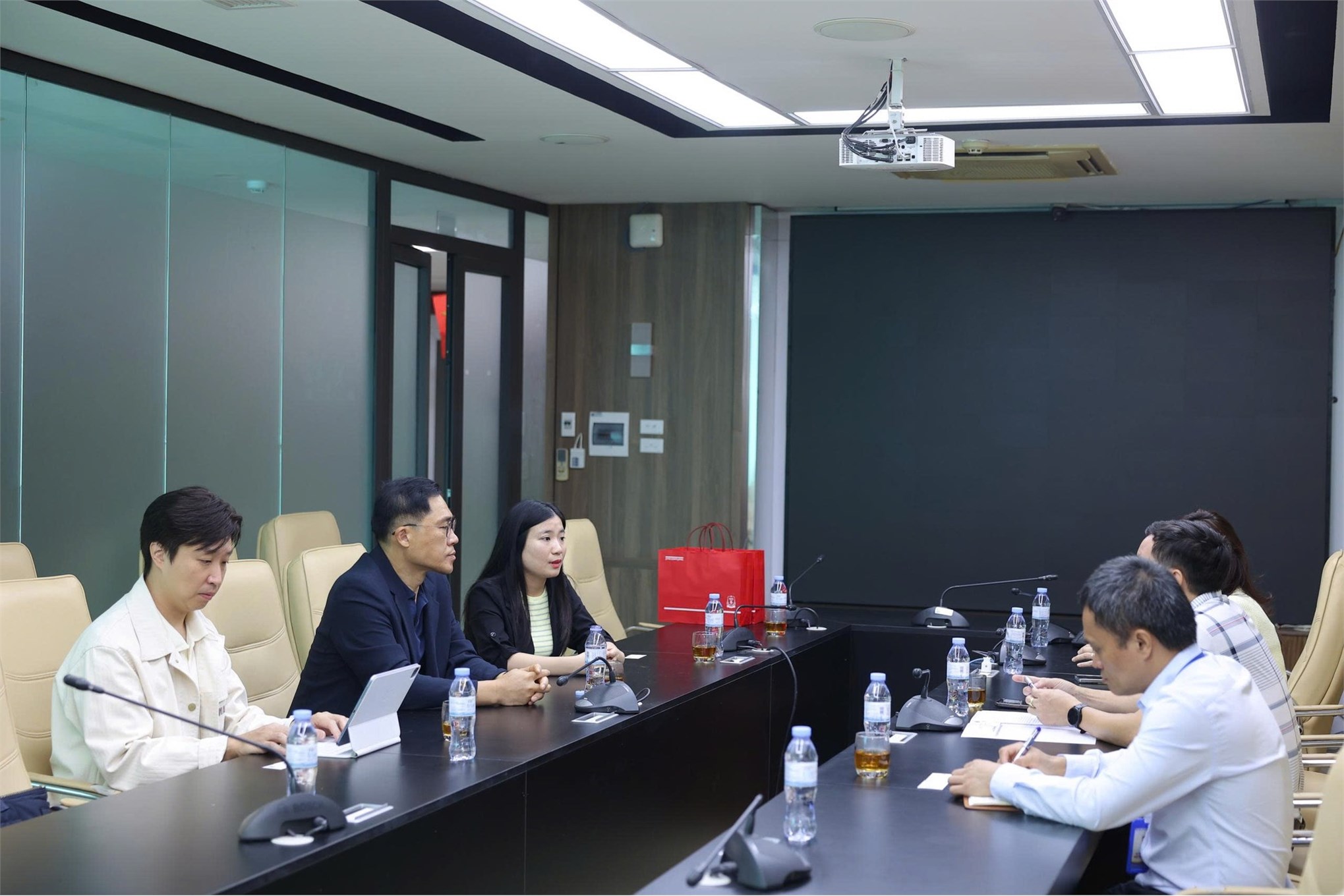 Tech Insight 2025 – Đồng kiến tạo tri thức, kết nối cộng đồng, nuôi dưỡng nhân tài số