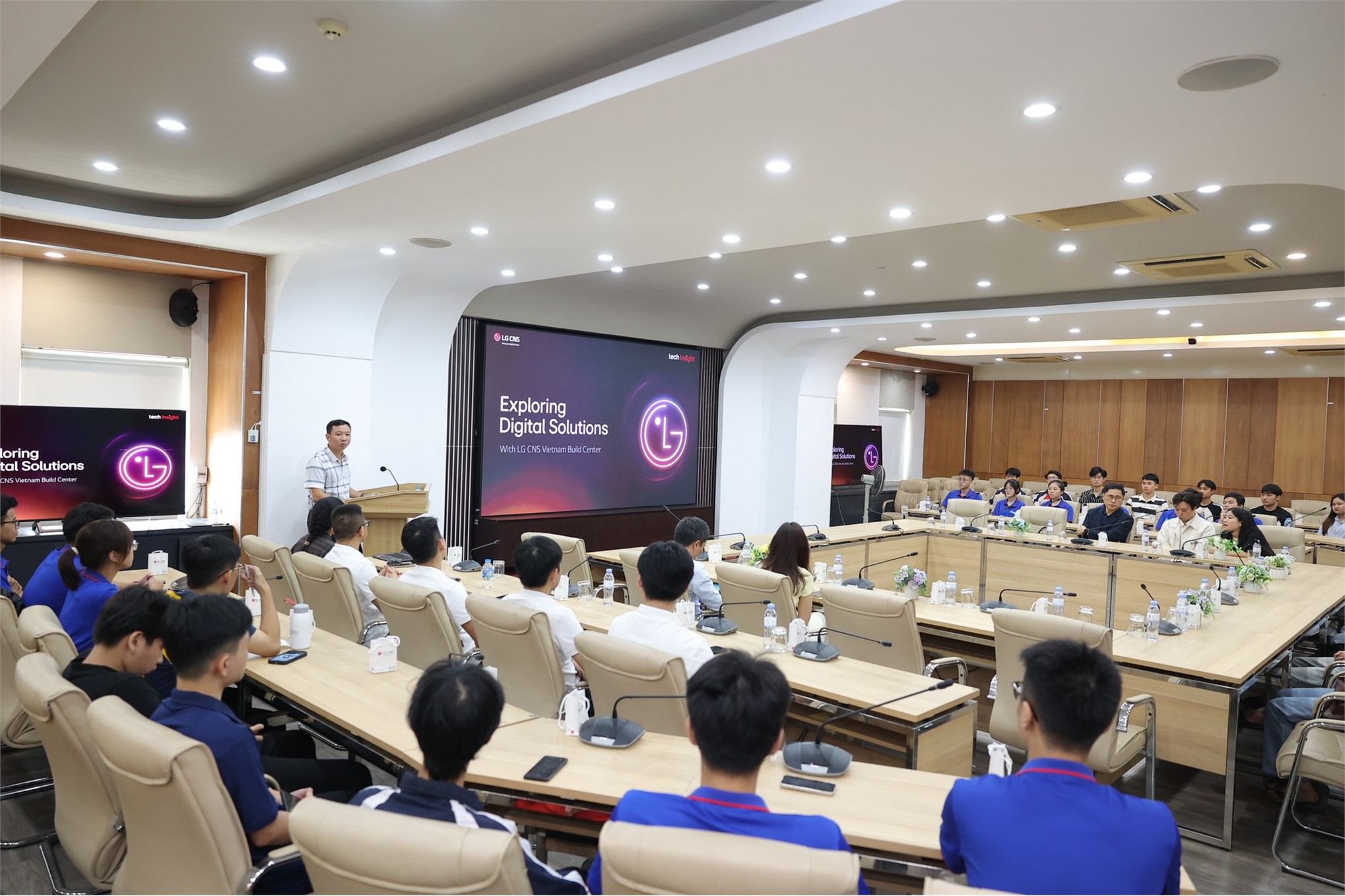 Tech Insight 2025 – Đồng kiến tạo tri thức, kết nối cộng đồng, nuôi dưỡng nhân tài số