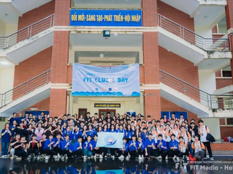Sôi nổi không khí Tuyển thành viên các Câu lạc bộ, Đội, Nhóm tại Cơ sở Ninh Bình – Trường CNTT&TT, Đại học Công nghiệp Hà Nội