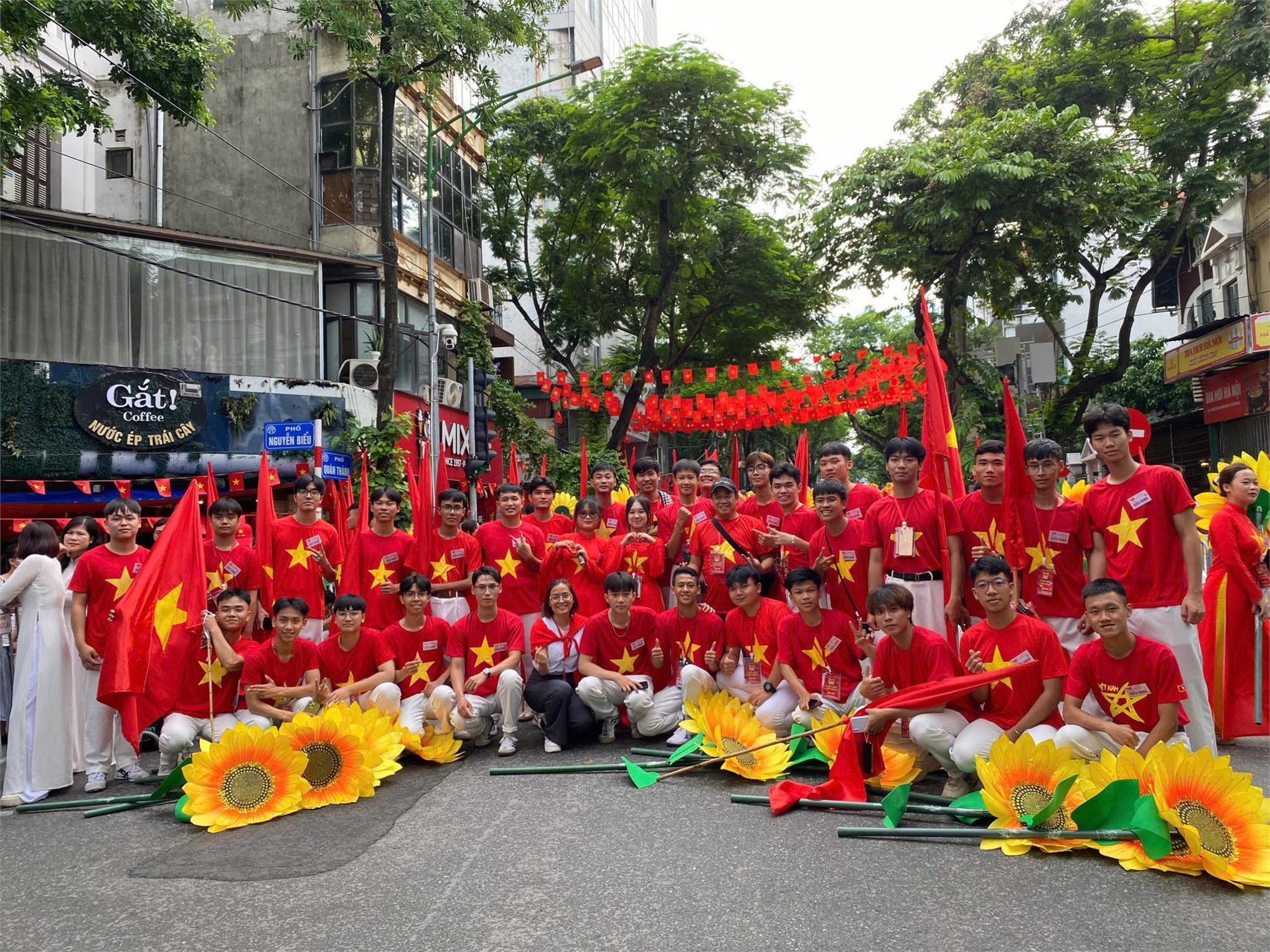 Tự hào sinh viên HaUI góp mặt tại Lễ diễu binh, diễu hành A80 — ghi dấu tinh thần “Khí phách Việt Nam”