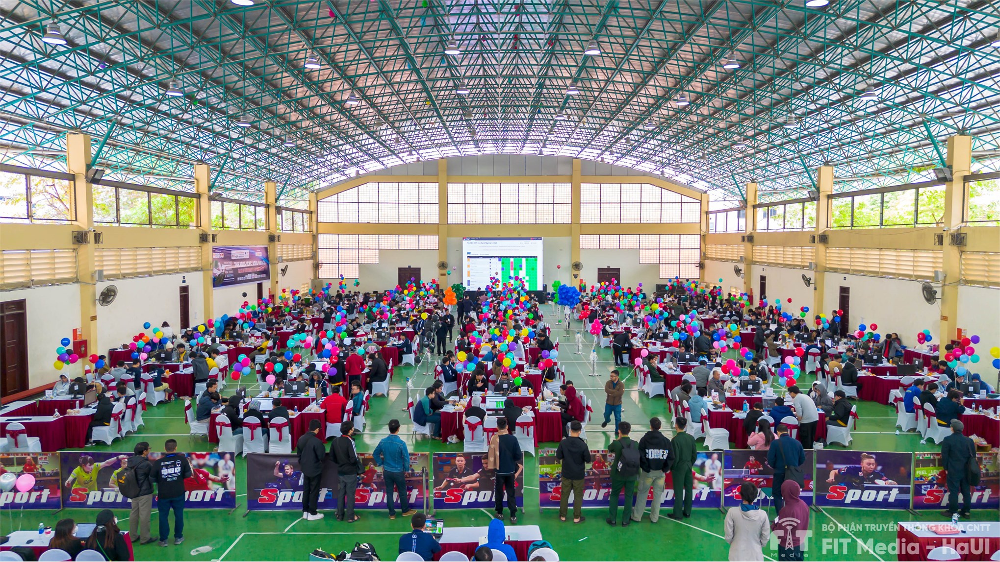 Chúc mừng các đội thi xuất sắc lọt vào Vòng Khu vực Olympic Trí tuệ nhân tạo Sinh viên Việt Nam 2025!