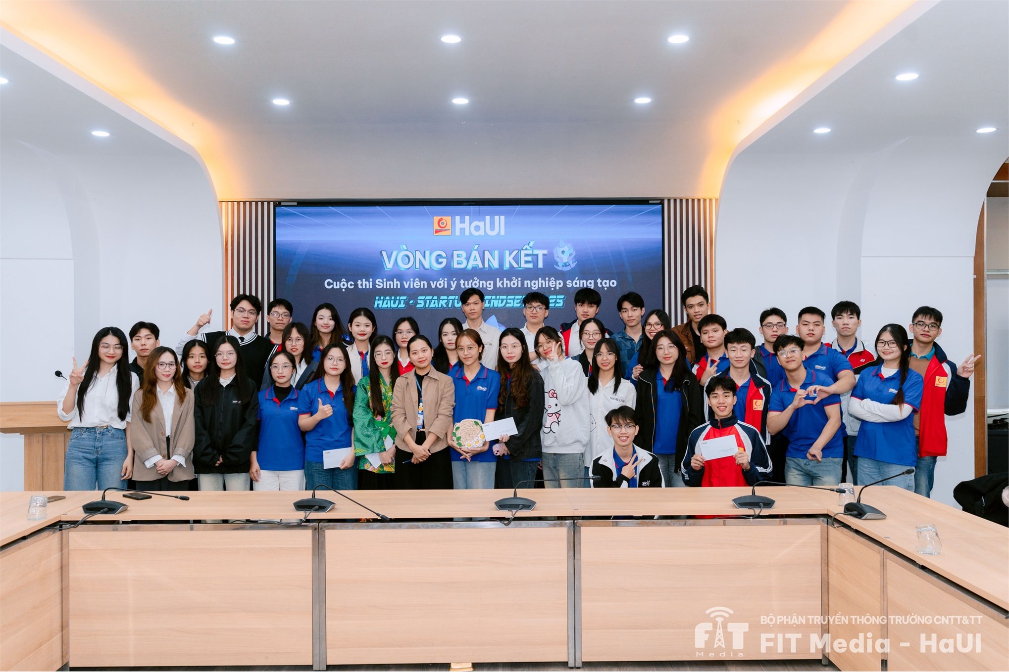HAutoML – Niềm tự hào của SICT tại HaUI Startup Mindset 2025