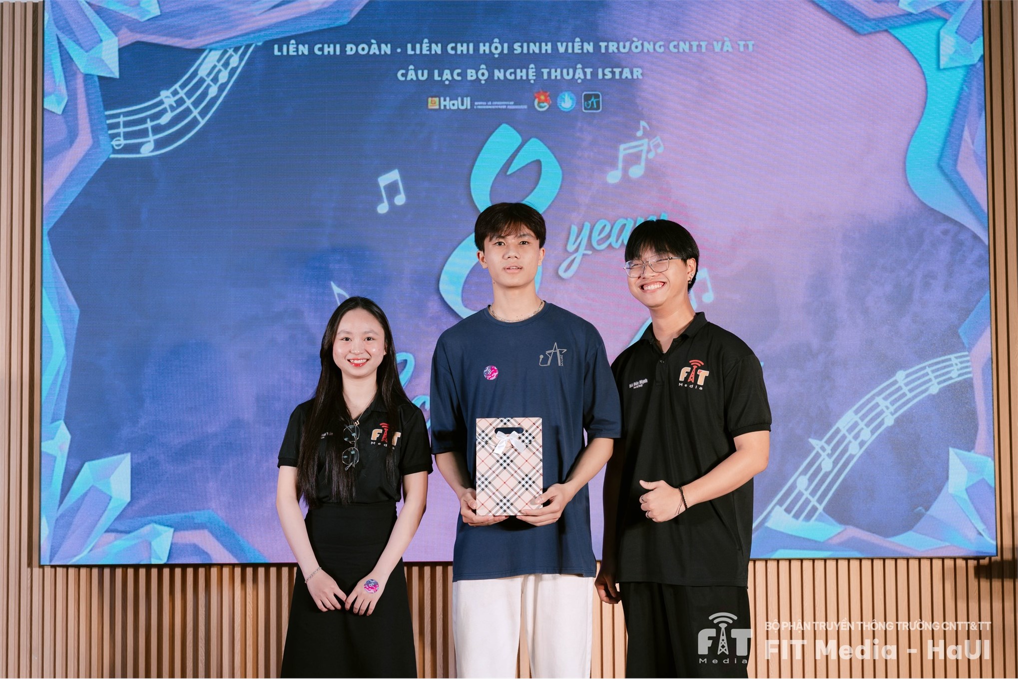 Chúc mừng sinh nhật 8 tuổi ISTAR - Hành trình của đam mê, của ánh sáng và của những tiếng vọng hào quang