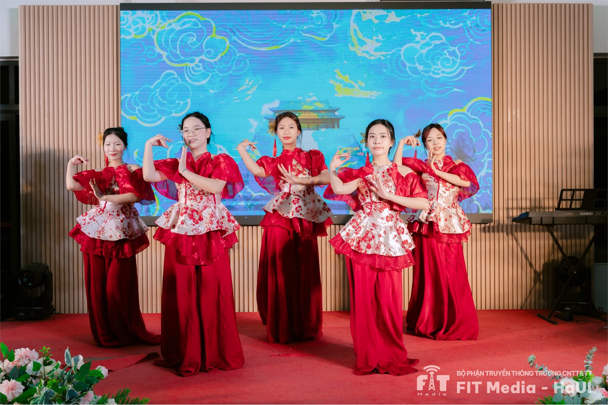 Chúc mừng sinh nhật 8 tuổi ISTAR - Hành trình của đam mê, của ánh sáng và của những tiếng vọng hào quang