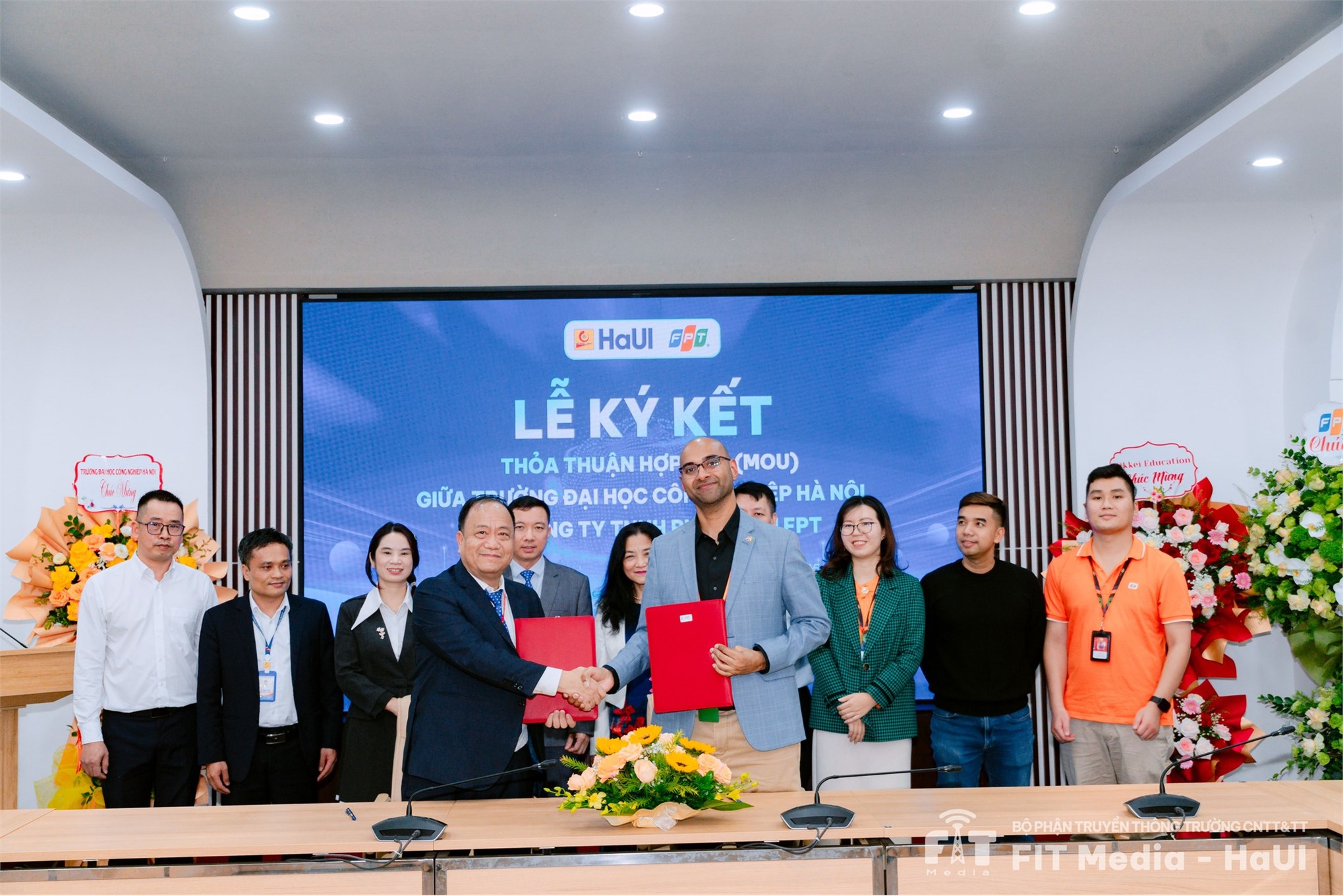 Lễ ra mắt Trung tâm Nghiên cứu và Ứng dụng trí tuệ nhân tạo - Bước tiến chiến lược trong hệ sinh thái đổi mới sáng tạo của HaUI