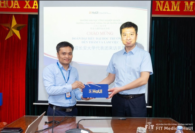 SICT-HaUI tiếp đón và làm việc với đoàn công tác Đại học Chang An – Trung Quốc: Thúc đẩy hợp tác giáo dục quốc tế