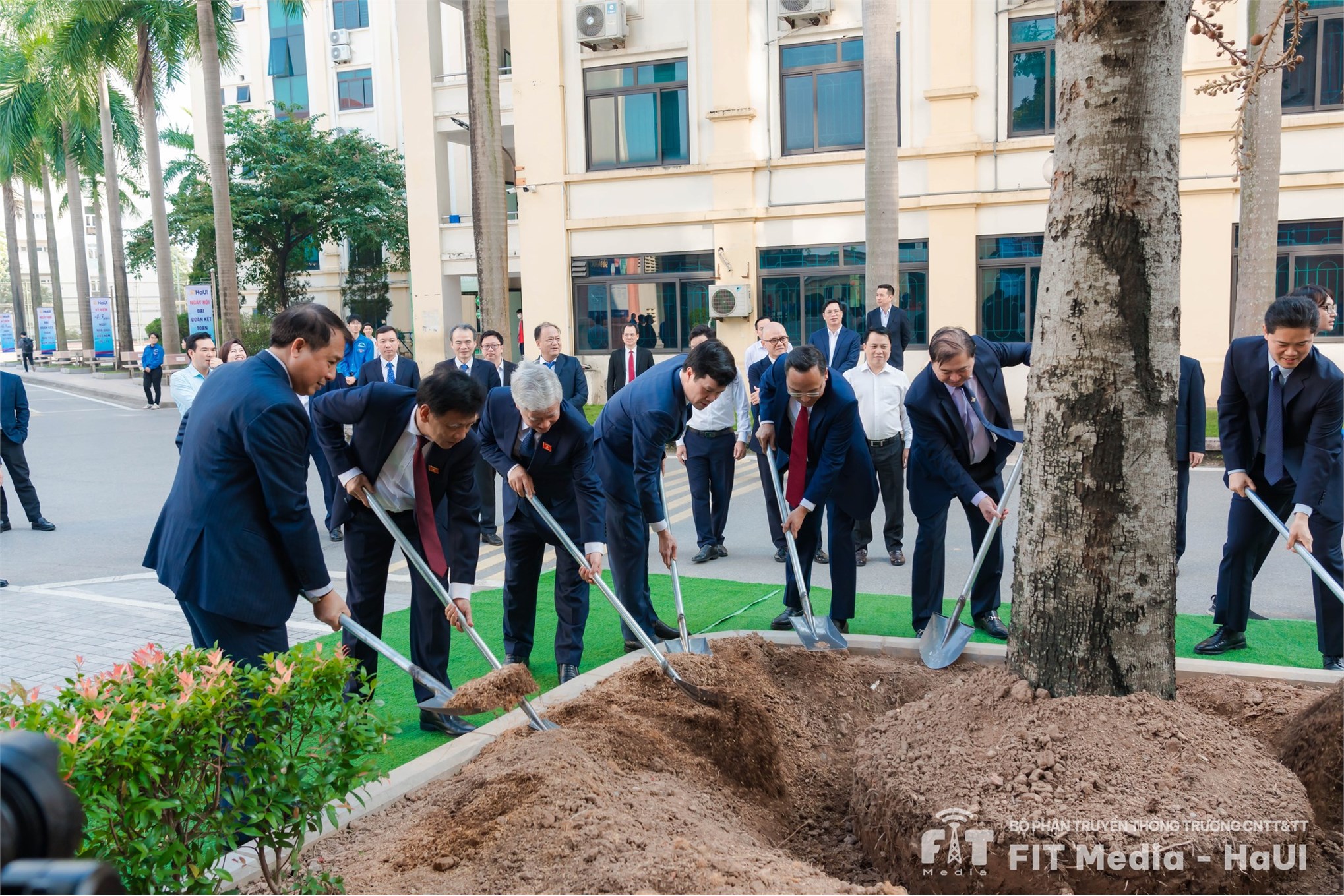 Kỷ niệm ngày nhà giáo việt nam 20/11 và ngày hội đại đoàn kết toàn dân tộc năm 2025