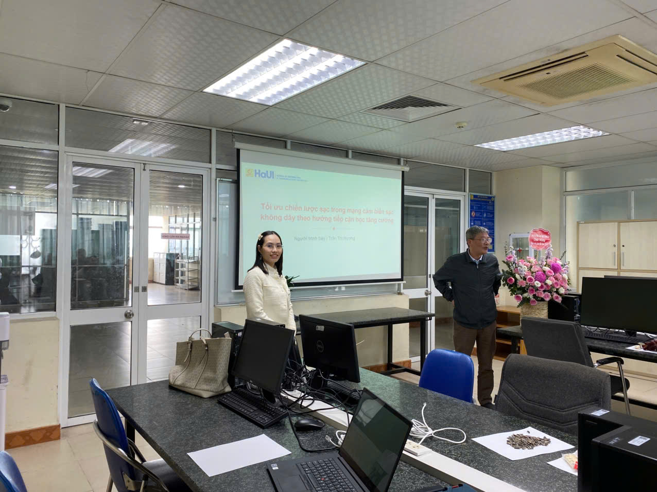 Seminar khoa học – Ứng dụng học tăng cường tối ưu chiến lược sạc trong mạng cảm biến wrsns