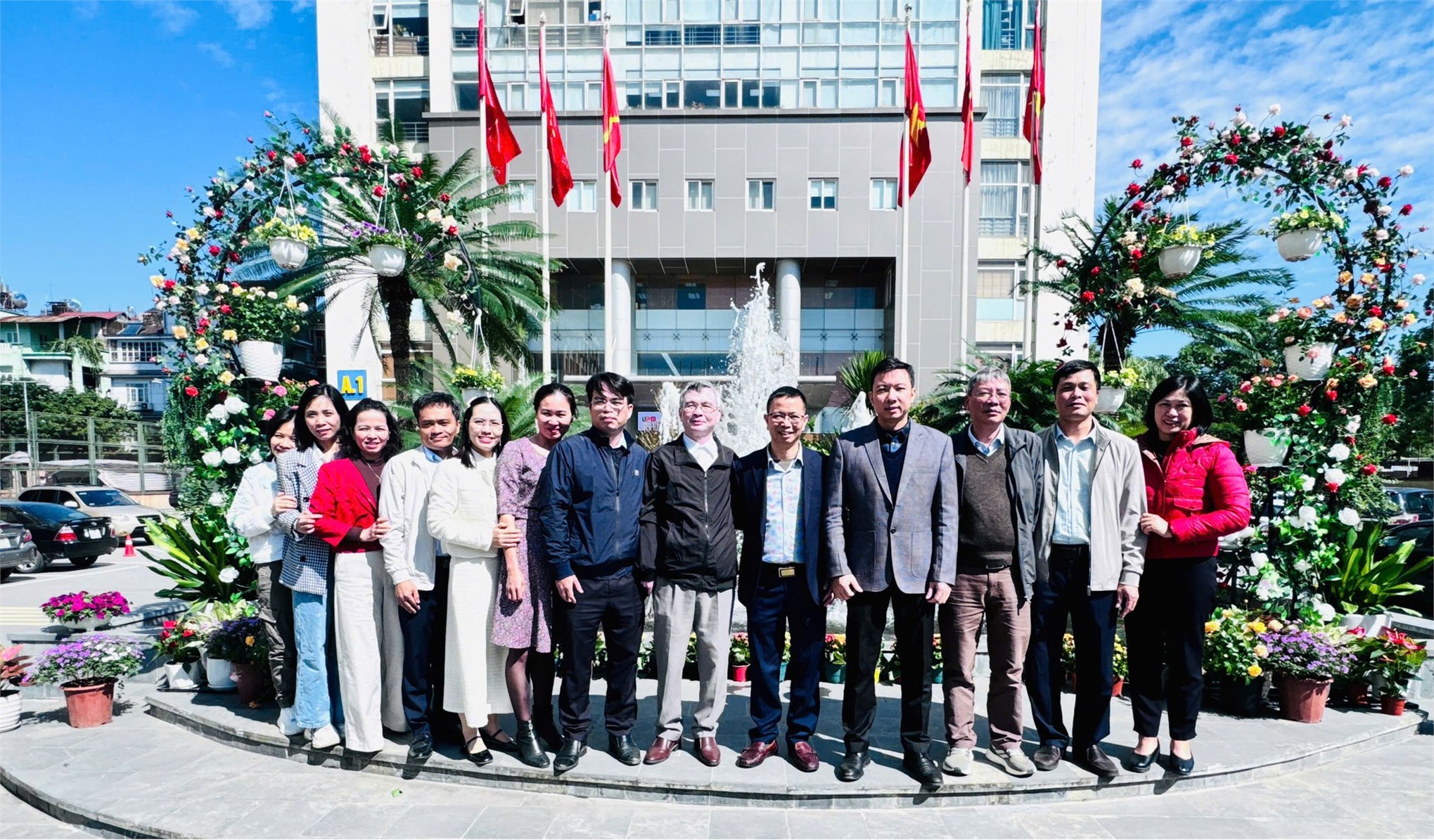 Seminar khoa học – Ứng dụng học tăng cường tối ưu chiến lược sạc trong mạng cảm biến wrsns