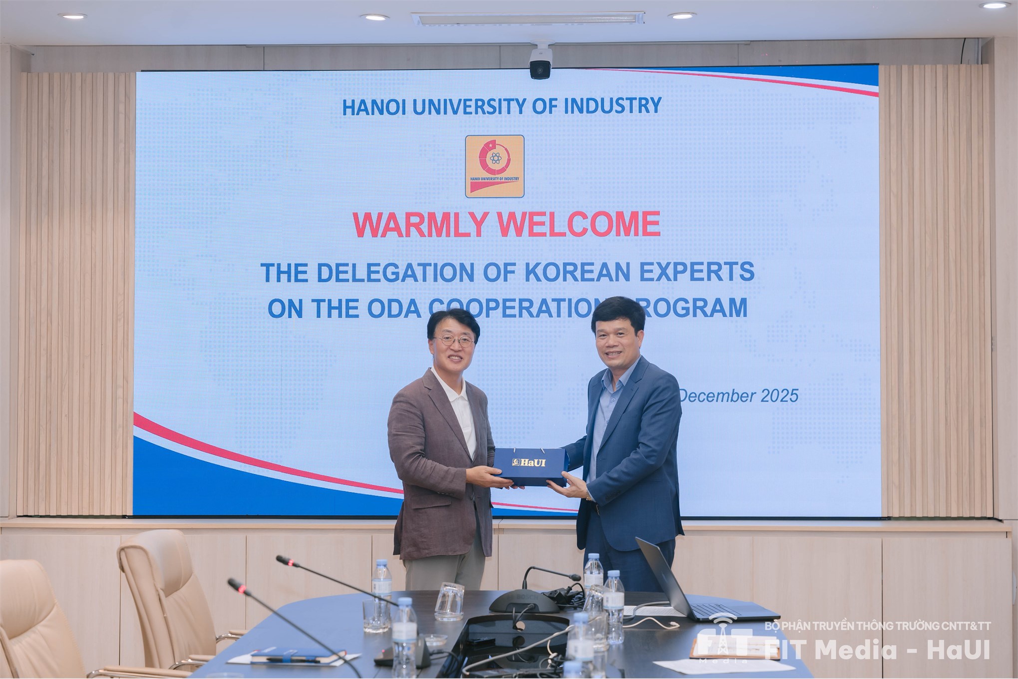 HaUI tiếp và làm việc với Đoàn chuyên gia Hàn Quốc trong khuôn khổ chương trình hợp tác ODA